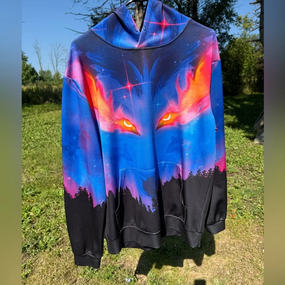 Vibrant Wolf Graphic Hoodie - Picture 3 of 12